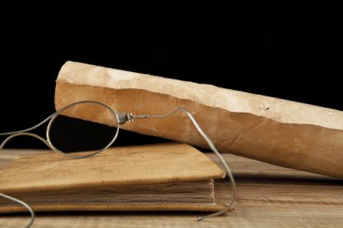 Eski camlar ve eski kitaplar 