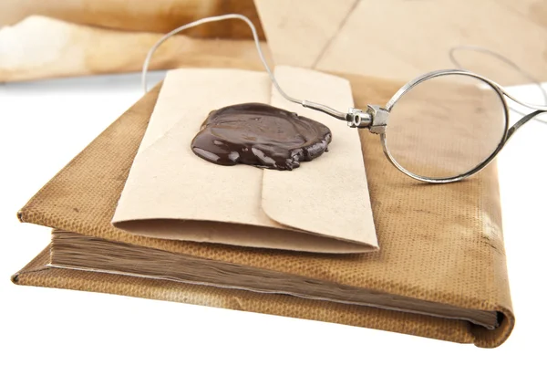 Old glasses and old paper — Stock Photo, Image