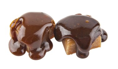 karamel beyaz bir arka plan üzerinde izole