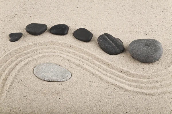 Fond avec des pierres et du sable pour la méditation et la détente à — Photo