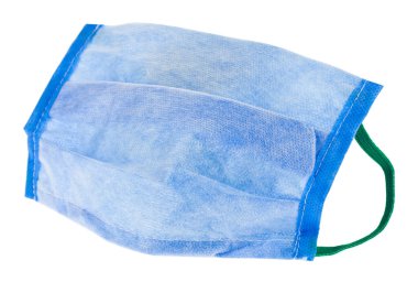 Korona virüsüne karşı mavi koruyucu maske beyaz arka planda izole edilmiş..