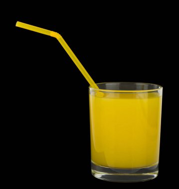 Portakal suyu siyah bir arkaplanda izole edilmiş..