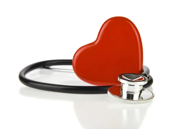 白い背景に隔離された聴診器と赤い心臓 — ストック写真