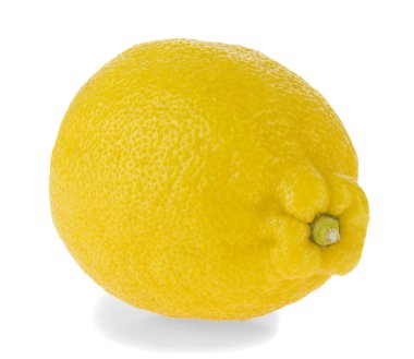 Sarı sulu limon, beyaz arka planda izole edilmiş. Makro. Tam odaklanma.