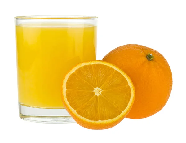 Een Glas Sinaasappelsap Met Sinaasappels Geïsoleerd Een Witte Achtergrond Vegetarisch — Stockfoto