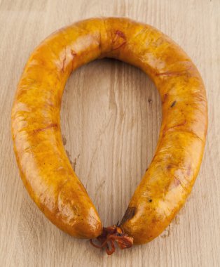 ahşap üzerine sosis