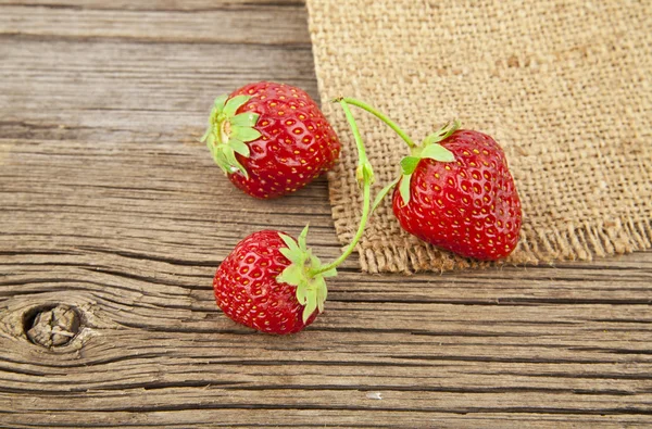 Strawberry on wood — Stock Photo, Image