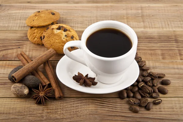 Cup of coffee with cookies — Stock Photo, Image