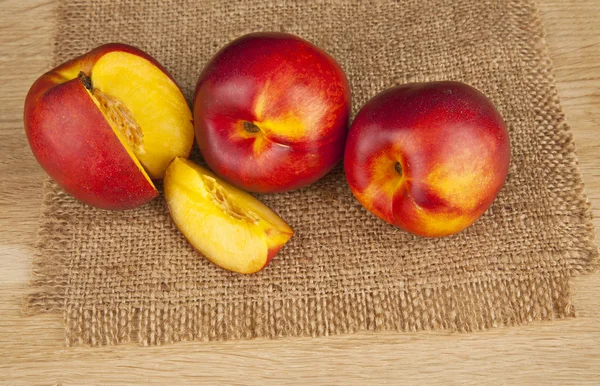 Ripe peaches — Stock Photo, Image