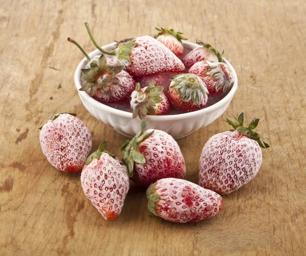 Frozen strawberry — Stock Photo, Image