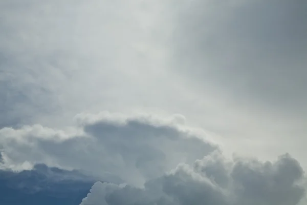 Blue sky and clouds — Stock Photo, Image