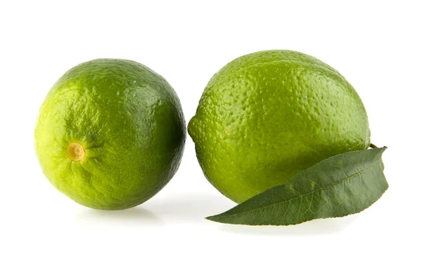 Lime verdi su bianco — Foto Stock