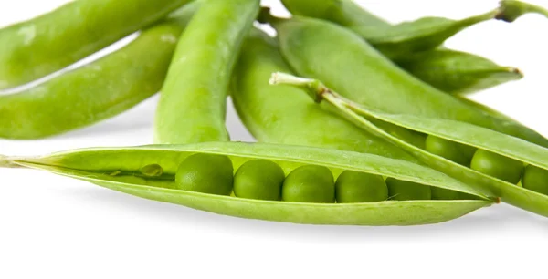 Grüne Bohnen auf weißen — Stockfoto