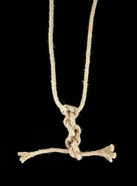 siyah düğümlü ip