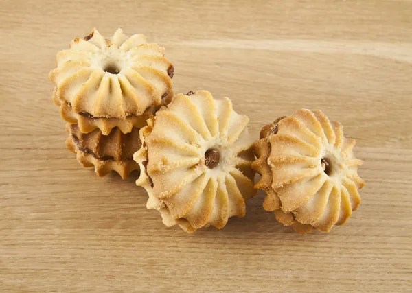 Verse gebakken koekjes op hout — Stockfoto