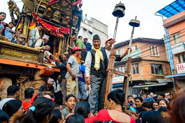 Chariot of rain Rato Machhindranath procession in Patan, Nepal — Stock Photo, Image