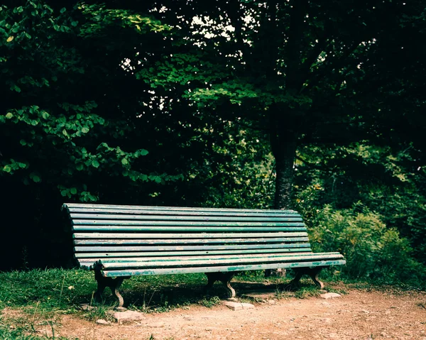 Vecchia panchina verde — Foto Stock