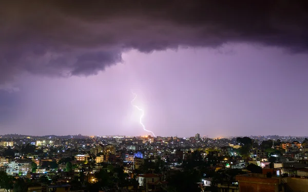 Relâmpago atingindo Kathmandu — Fotografia de Stock