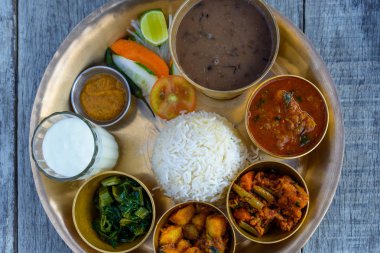 Geleneksel Nepal thali