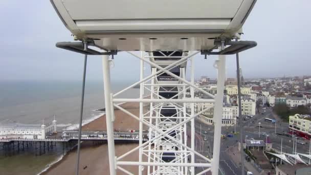 Brighton seafront view from the Brighton Wheel. — Stock Video