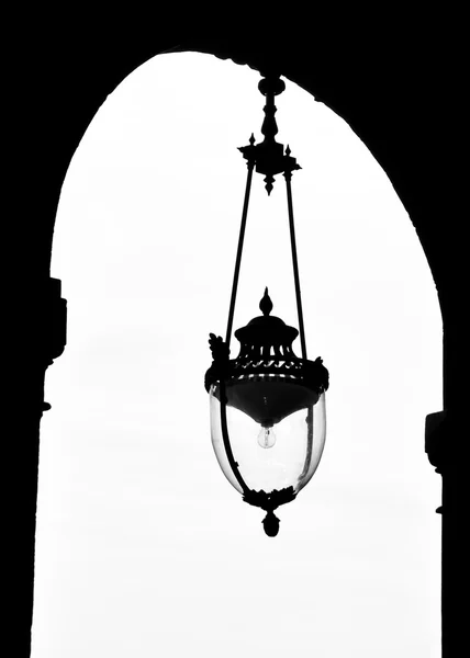 Vintage lamp in het Palais-Royal in Parijs — Stockfoto