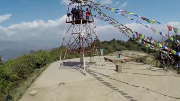 Drohnenaufnahmen vom Nagarkot-Aussichtsturm — Stockvideo