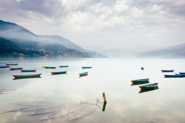 Pokhara, Nepal 'deki Phewa Gölü