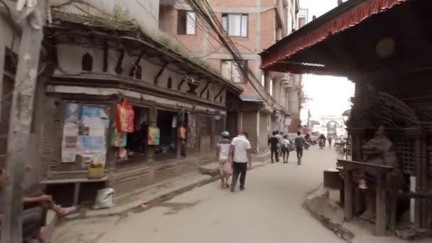 Skoter rida i Patan, Nepal — Stockvideo