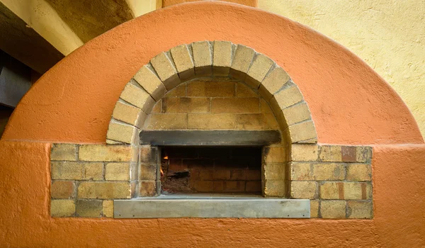 Houtvuur pizza oven — Stockfoto