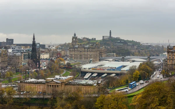 Edinburgh Waverley estacion de tren Imágenes de stock libres de derechos