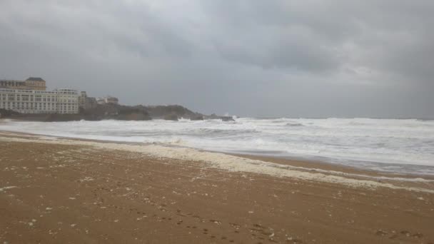 Tempo tempestuoso em Biarritz, França — Vídeo de Stock
