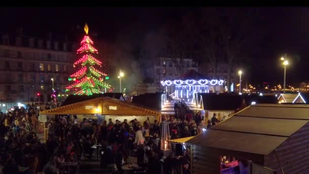 O mercado de Natal de Bayonne à noite, França — Vídeo de Stock