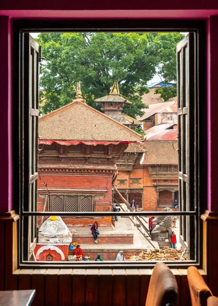 Pohled z okna na náměstí Kathmandu Durbar, Nepál — Stock fotografie