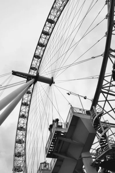 El London Eye en blanco y negro — Foto de Stock