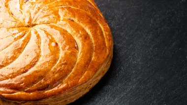 Siyah tahtadaki Galette des Rois