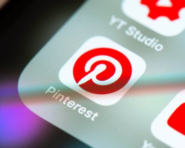 Apple iPhone ekranında Pinterest uygulama simgesi