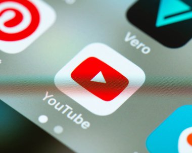 Apple iPhone ekranında Youtube uygulama simgesi