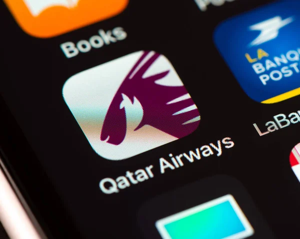Εικονίδιο εφαρμογής Qatar Airways στην οθόνη Apple iPhone — Φωτογραφία Αρχείου