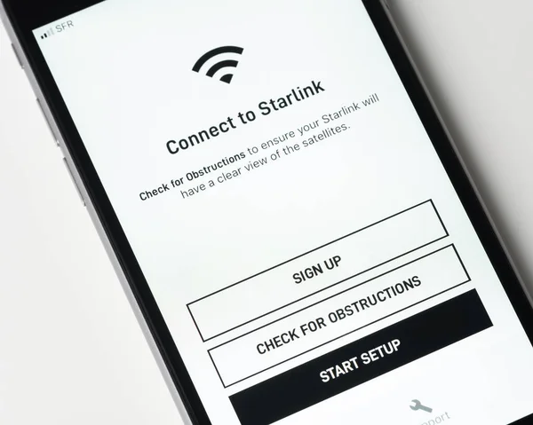 Εφαρμογή Starlink στην οθόνη του Apple iPhone — Φωτογραφία Αρχείου