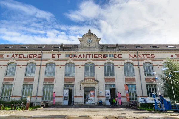 Nantes varv, Ateliers et Chantiers de Nantes byggnadsfasad. — Stockfoto