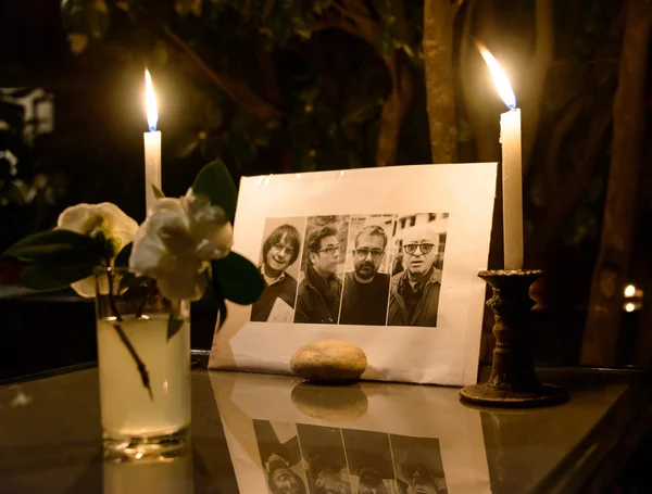 Gathering in tribute to the victims of the Paris terrorist attac — Stock Photo, Image