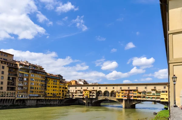 Ponte vecchio in florentie — Stockfoto