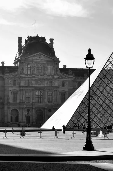 Museu do Louvre em Paris — Fotografia de Stock