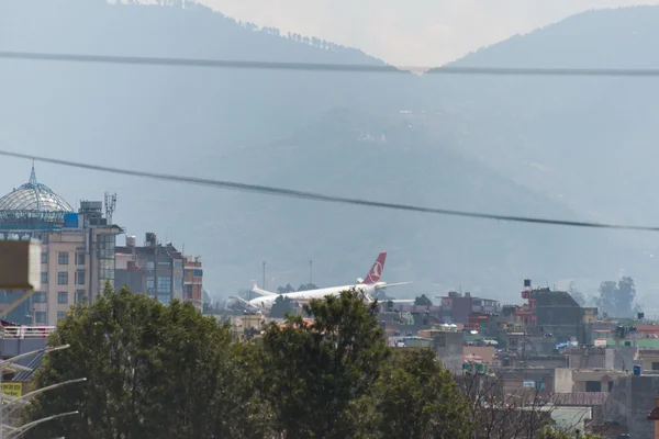 Török légitársaság Airbus crash Kathmandu repülőtéren — Stock Fotó