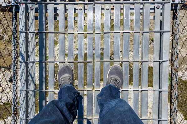 Looking down on a suspension bridge — Stock Photo, Image