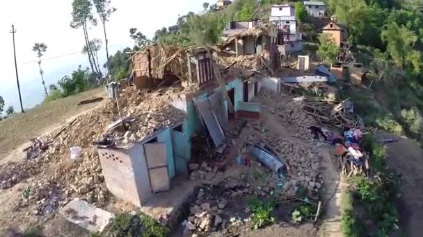 Häuser durch Nepal-Erdbeben beschädigt — Stockvideo