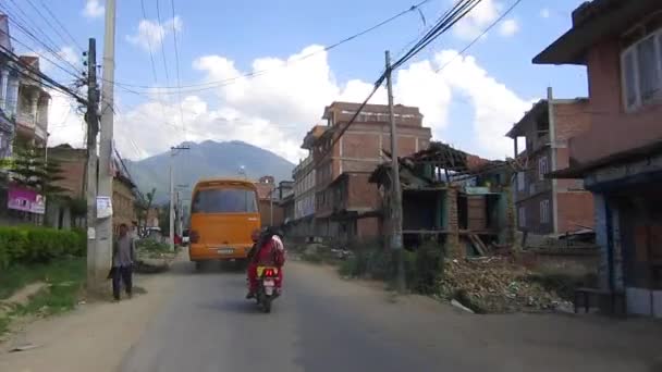 ネパール地震によって建物が破損しています。 — ストック動画