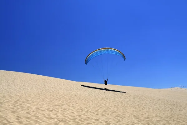 Paragliding on the Dune du Pilat — Stock Photo, Image