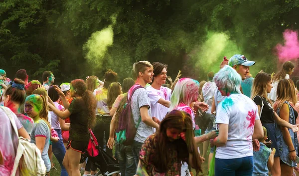 Krasnodar Russia Maj 2018 Festiwal Kolorów Tradycyjny Indyjski Festiwal Holi — Zdjęcie stockowe