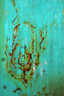 Güzel eski grungy çatladı mavi doğal olarak paslanmış pas ve duvar boyası paslanmış metal çarşaf soyuyordu. Posterler ve blog yazarları için desenli tavan arası süsleme arkaplanı